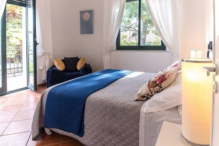 Gîte pour 8 personnes, avec jacuzzi ainsi que jardin et piscine à Aci Castello - 2