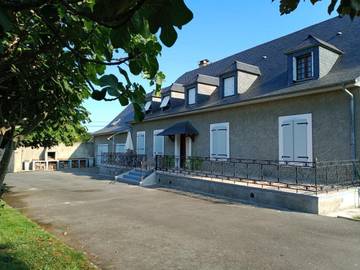 Location de vacances pour 11 personnes, avec vue et balcon, adapté aux familles à Ibos