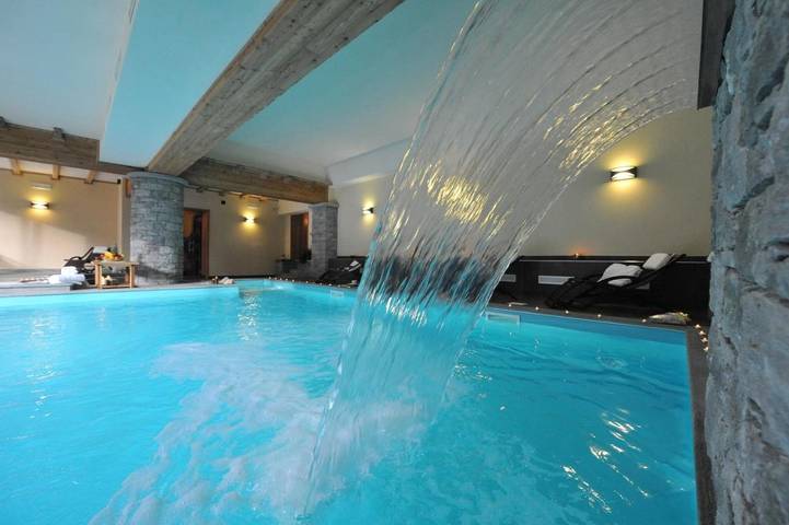 Hôtel pour 2 personnes, avec Jacuzzi et Jardin ainsi que Piscine et Sauna à Comune di Châtillon