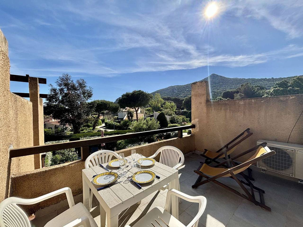 Entire apartment, Studio with Loft, Terrace 230m from Beach in Sant Ambroggio, Lumio