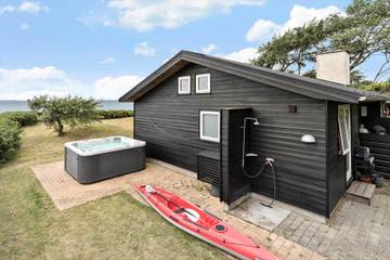Ferienhaus für 4 Personen, mit Terrasse und Sauna sowie Whirlpool in Djursland