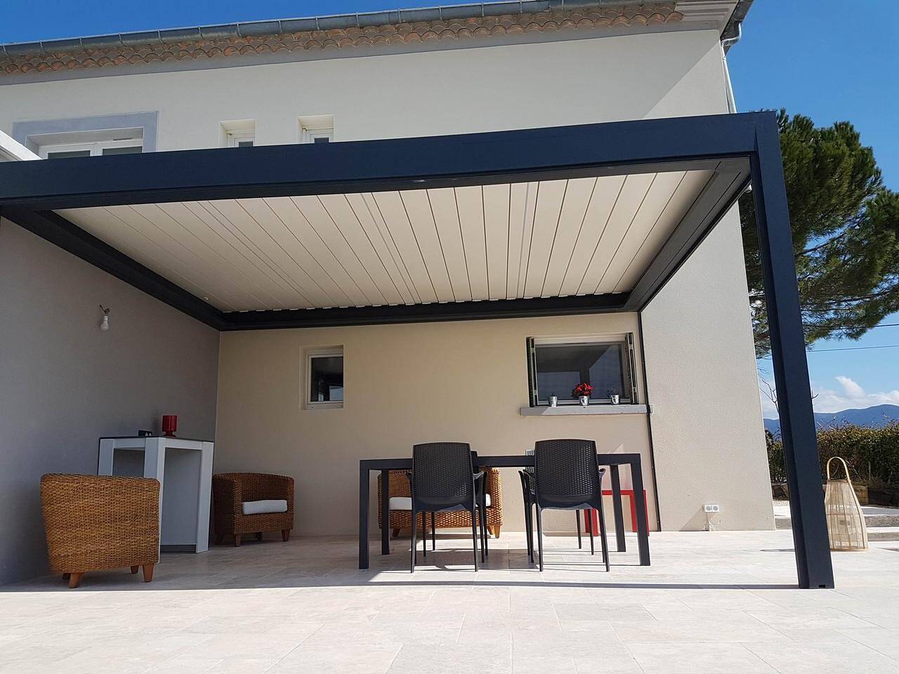 Appartement entier, Appartement 'Maison D'hôtes' avec piscine privée, terrasse privée et Wi-Fi in Vinsobres, Région de nyons