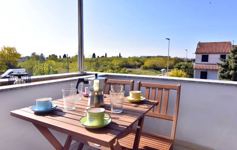 Appartamento per 5 persone, con balcone/terrazza ad Umago