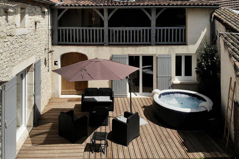 Ehemaliger Stall für 8 Personen in der Nähe der Höhlen von Lascaux Périgord Noir renoviert in Thenon, Périgord Noir