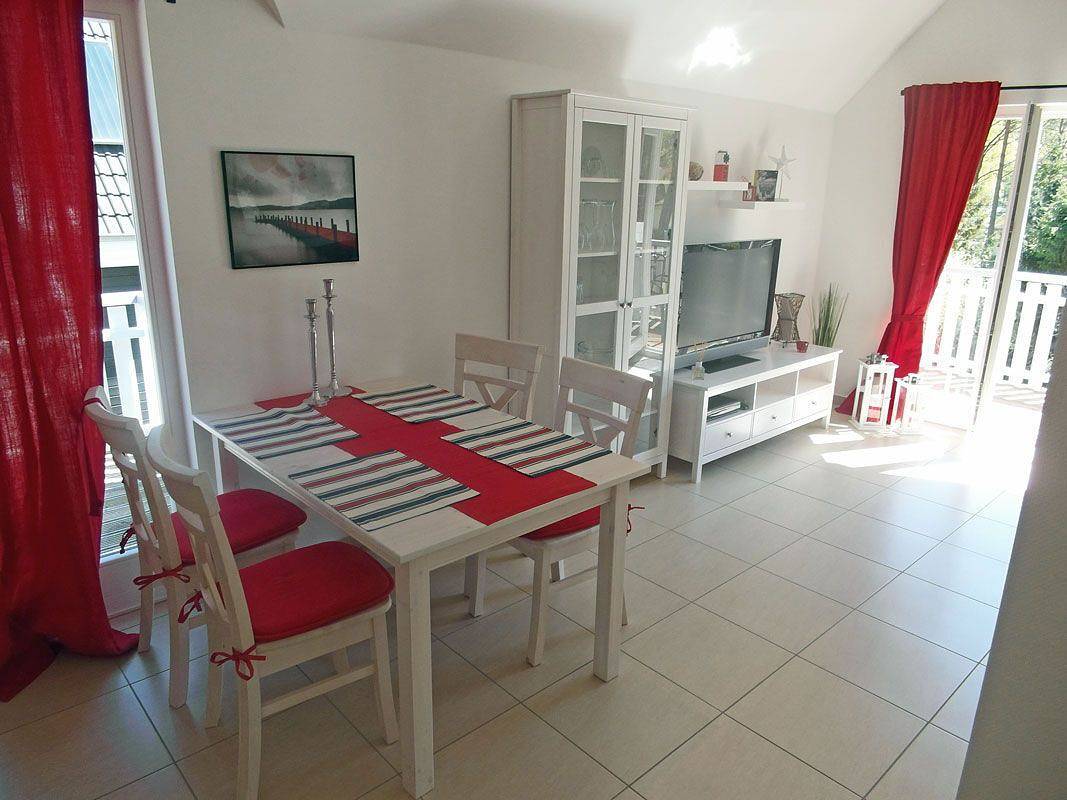 Entire apartment, Nur 500m zum Ostseesandstrand, Wlan und Waschmaschine mit überdachten Balkon in Hauptstrand Glowe, Glowe