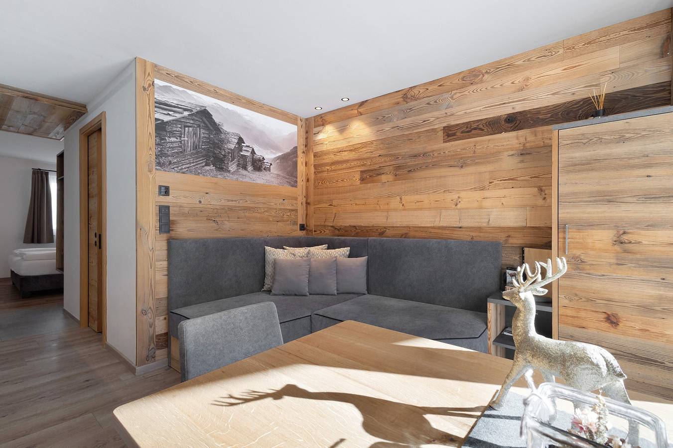 Ganze Wohnung, Ferienwohnung 'Chalet-Suite Wiese' mit Bergblick, privater Terrasse und Wlan in Mühlwald, Zillertaler Alpen