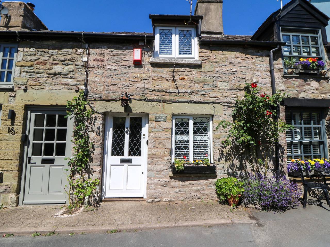 Chancery Cottage in Hay-on-Wye, Brecon Beacons