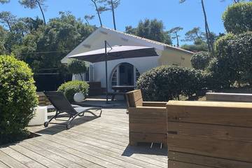 Location de vacances pour 8 personnes, avec jardin et terrasse dans Plage Naturistes