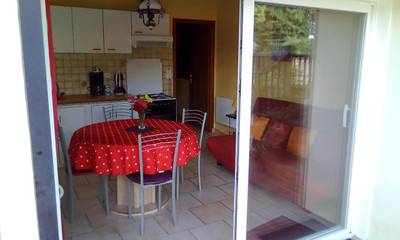 Gîte pour 5 personnes, avec terrasse à Poyanne