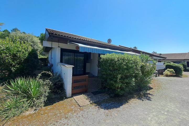 Gîte pour 4 personnes, avec terrasse et jardin
