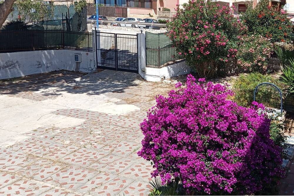 2 Bedroom Property in Porto Empedocle in Punta Grande (Sicily), Porto Empedocle