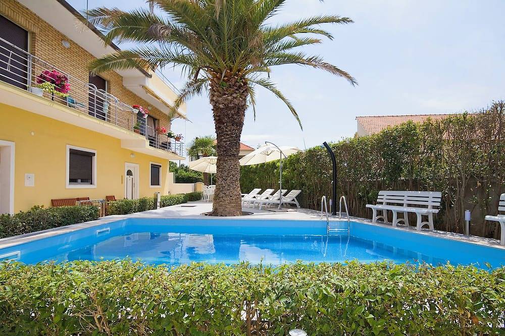 Apartamento entero, Spatious 2-bedroom family apartment in Ciudad de ZadarZadar, Zadar (Municipality)