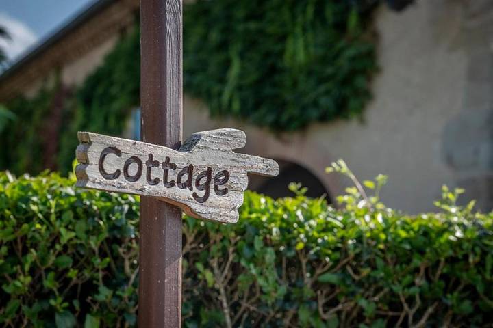 Location de vacances pour 14 personnes, avec jardin ainsi que piscine et vue à Monclar-de-Quercy