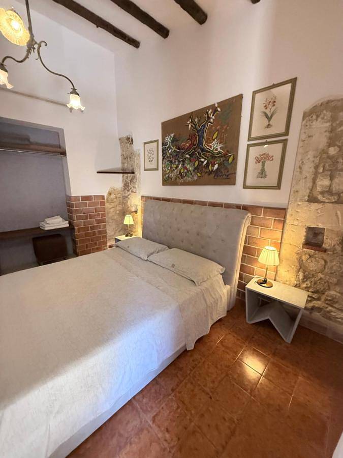 Chambre d’hôte pour 2 personnes, avec Terrasse et Jardin ainsi que Piscine et Vue à Syracuse - 4