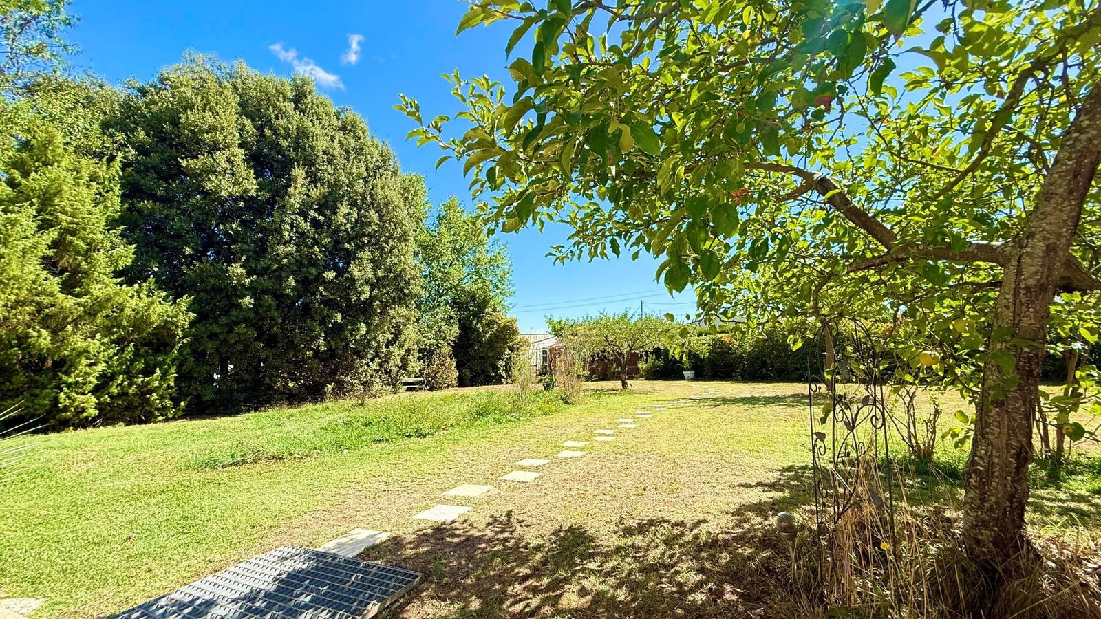 Le Titibu, gîte et Spa entre Ardèche et Provence, clim, 5 étoiles in Saint-Paulet-de-Caisson, Région de Nîmes