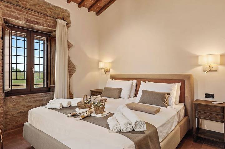 Luxury Umbrian Villa with Vineyard - Authentic Italian Country Estate Experience in Panicale, Lac Trasimène