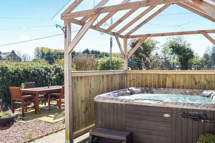 Cottage für 8 Personen, mit Whirlpool und Garten - 1