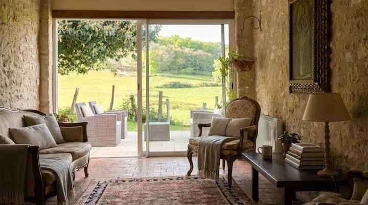 Location de vacances pour 15 personnes, avec Jacuzzi ainsi que Terrasse et Vue à Bretoncelles - 3