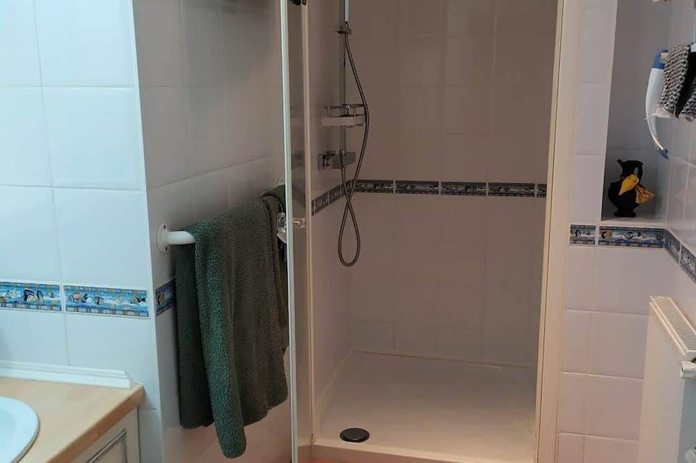 Entire apartment, The Apartment at Bouillat D'Anty in Châtel-Guyon, Volcans d'Auvergne Regional Nature Park