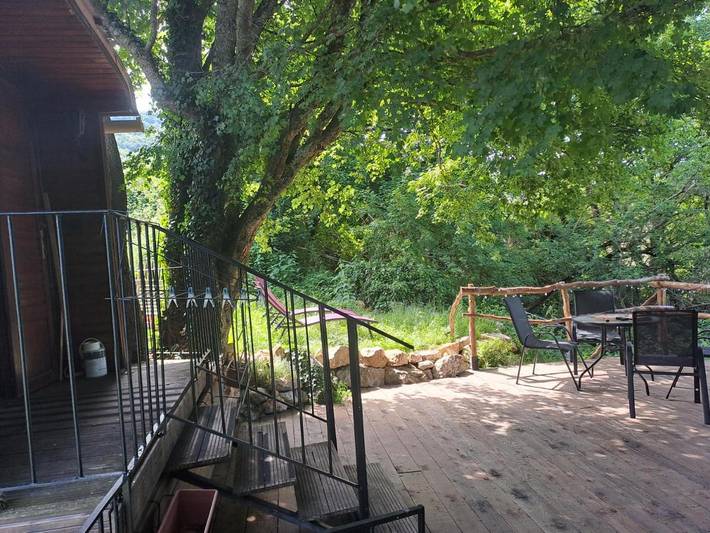 Location de vacances pour 3 personnes, avec Terrasse ainsi que Jardin et Vue à Rochefort-Samson