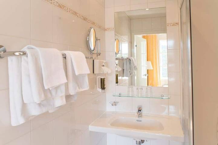 Doppelzimmer Kategorie A - Hotel Landsitz Pichlschloss in Mariahof, Lavanttaler Alpen