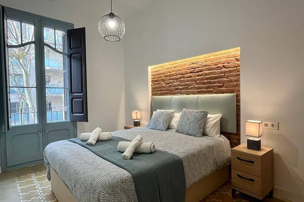 Ganze Wohnung, Lv 12 Apartment near Barcelona beach - 2 bedrooms with double bed in Barcelona Zentrum, Barcelona