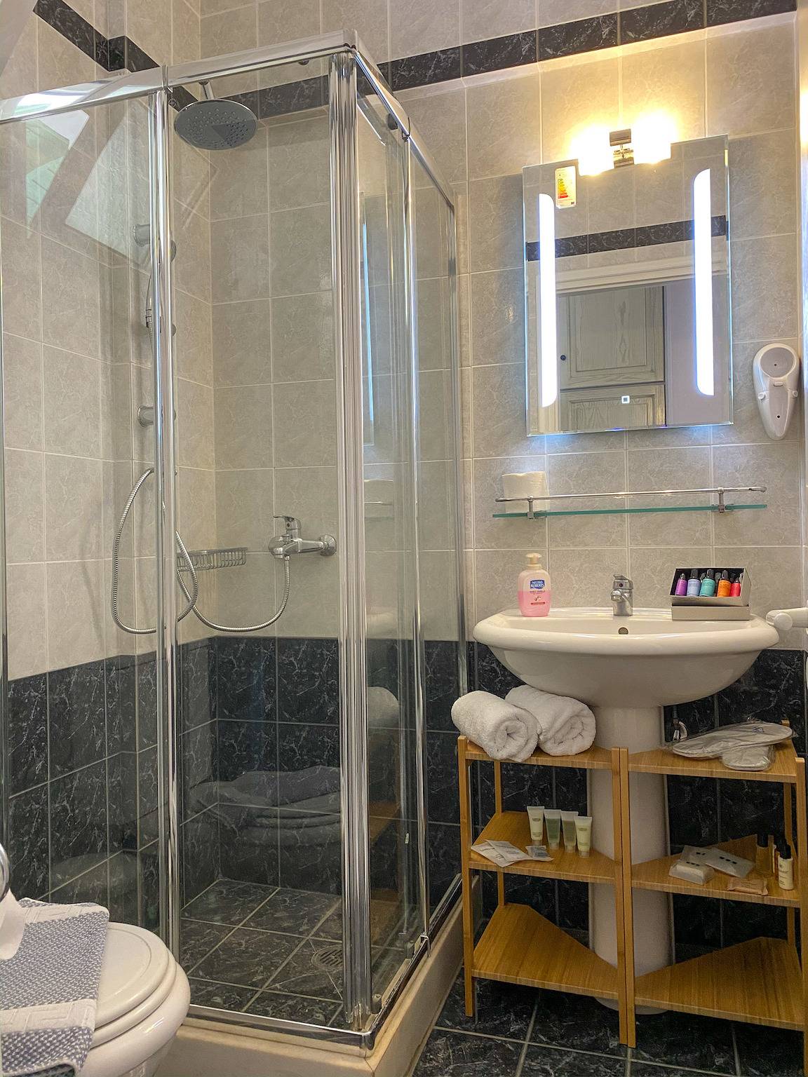 Ganzes Studio, Ferienwohnung in einem Hotel 'Sunset Premium Studio 2' mit Meerblick, Gemeinschaftspool und Wlan in Agios Nikitas, Griechenland