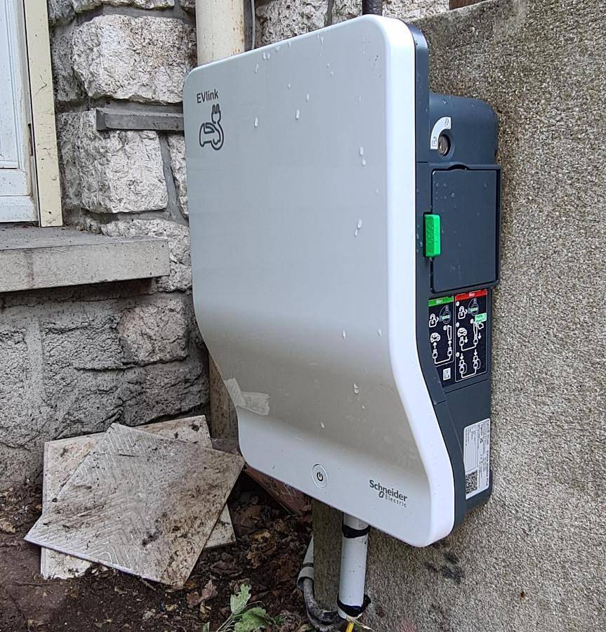 Appartement entier, Apakabar Homestay, Gîte 6 personnes, proche gare Melun, parking privé in La Rochette (Seine-et-Marne), Seine-et-Marne