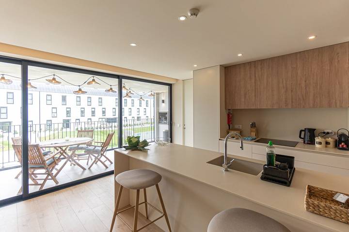 Gîte pour 6 personnes, avec jardin ainsi que balcon et piscine, adapté aux familles à Apúlia - 3