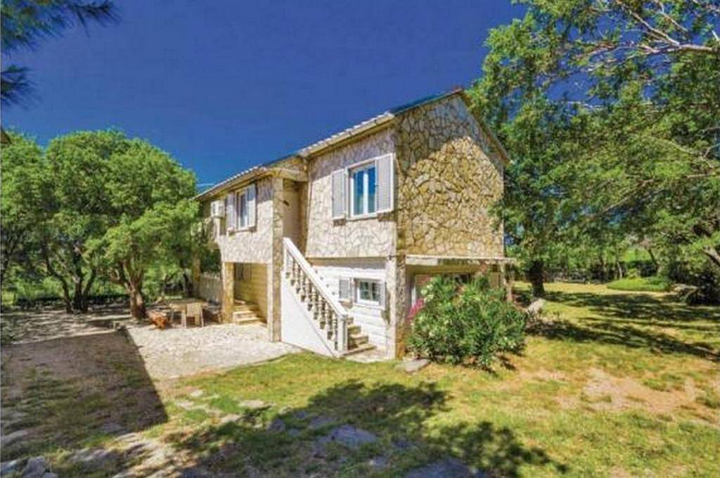 4-Zimmer-Haus mit Terrasse Cesarica, Karlobag in Cesarica, Naturpark Velebit