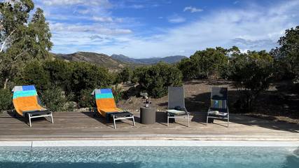 Location de vacances pour 6 personnes, avec terrasse ainsi que vue et jardin à Santo-Pietro-di-Tenda