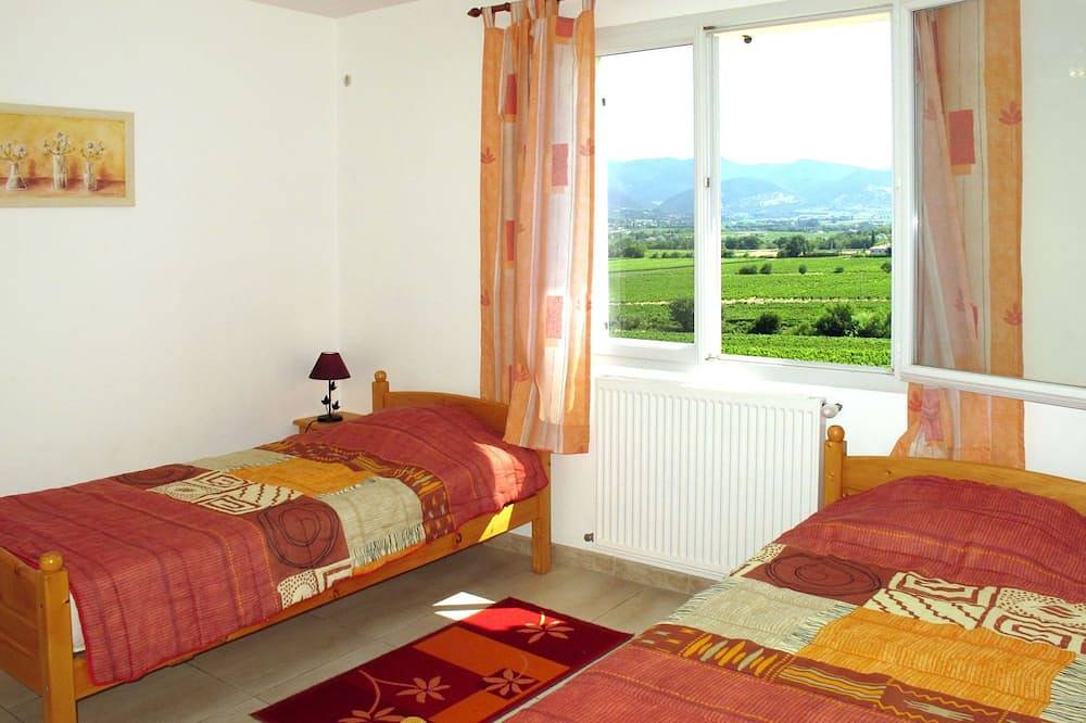 Les Lilas Blancs by Interhome in Valréas, Enclave de Valreas