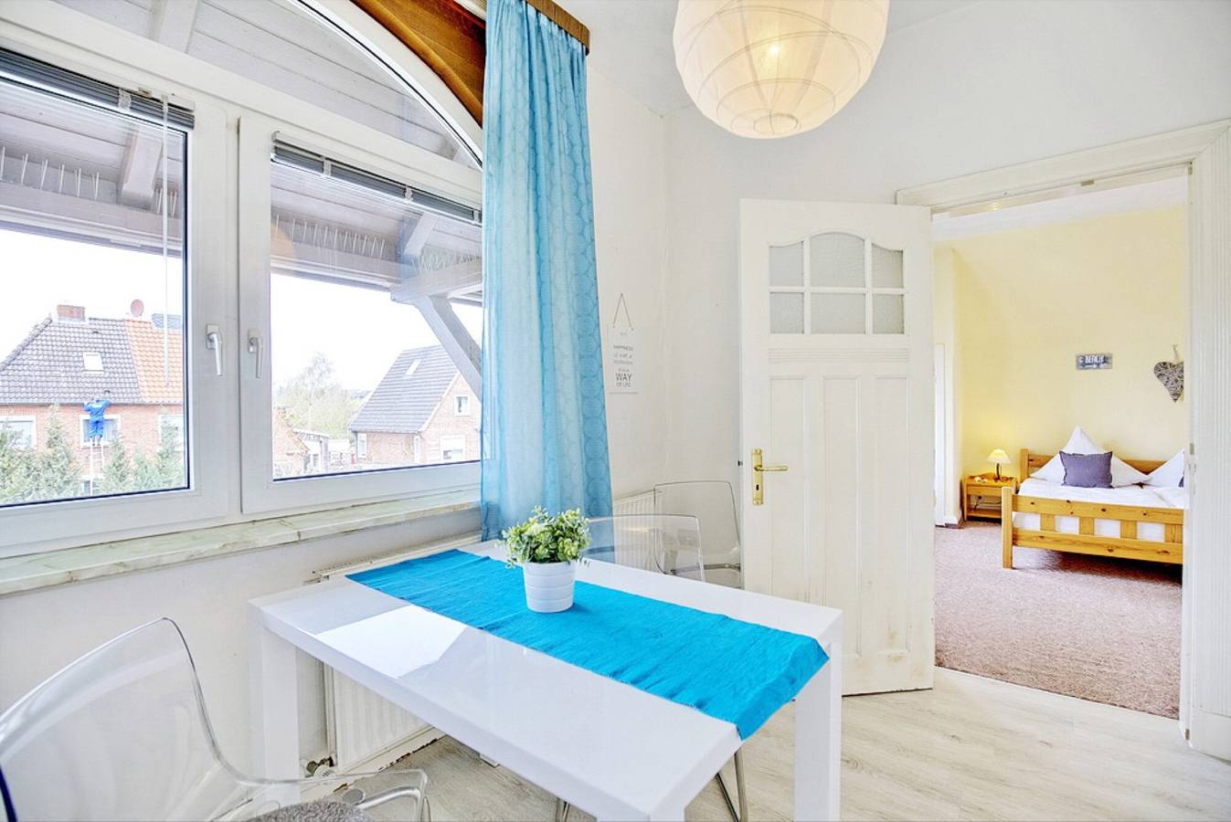 Ganze Wohnung, Ferienwohnung 'Möwe' ruhig und zentral am Kurpark, eigene Terrasse im Garten, Stellplatz am Haus in Travemünde, Lübeck