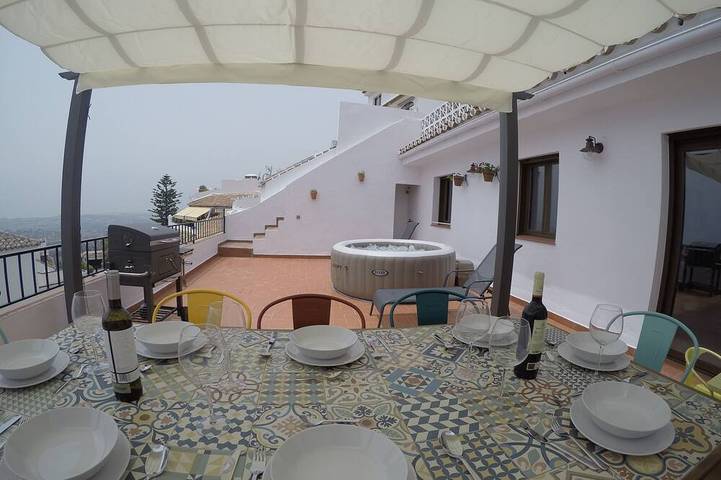 Holiday home for 8 people, with hot tub and balcony - 1