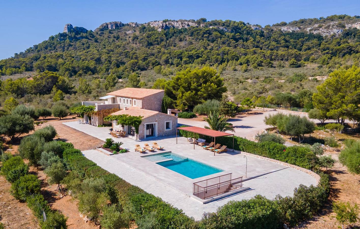 Sea View Apartment with Pool and Terrace, 2km to Cala Millor Beach in Son Servera, East Majorca