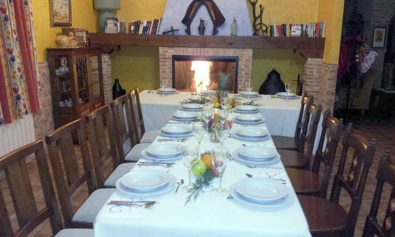 Casa rural para 16 personas, con piscina además de jardín y vistas en Campo de Calatrava - 2