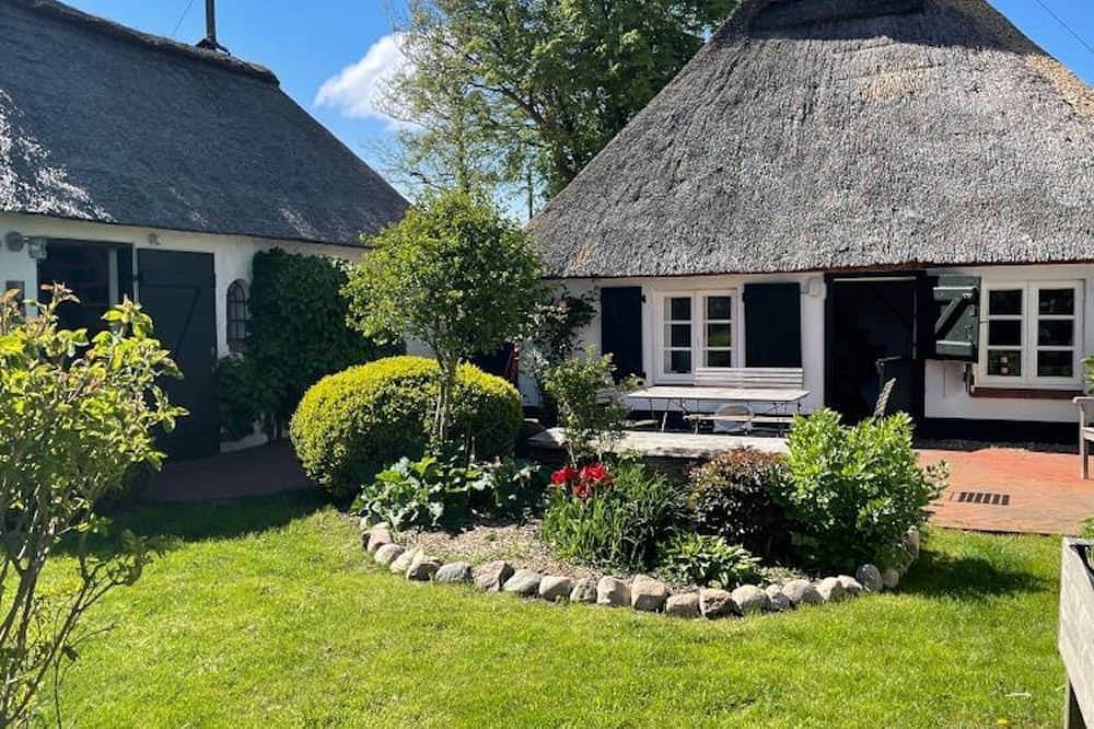 Friesenkate am Seedeich in Hillgroven, Nordsee - Schleswig-Holstein
