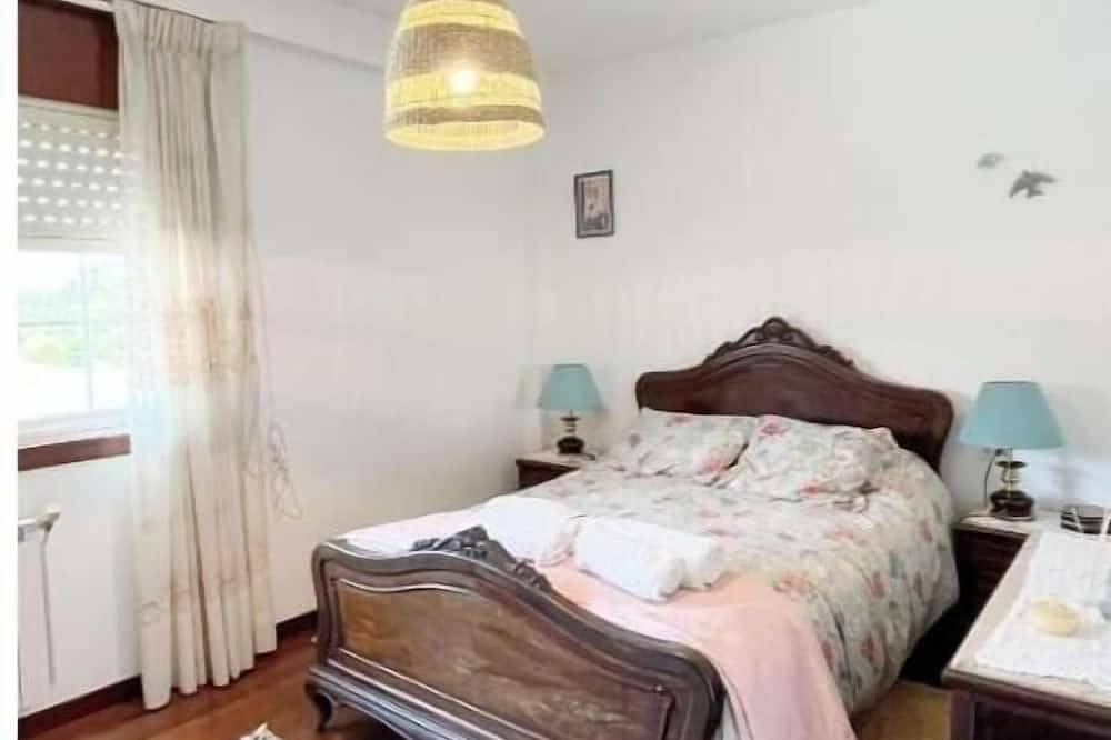 Apartamento en primera planta de casa cerca Camino Inglés (Apta para mascotas) in Abegondo, Costa de Galicia