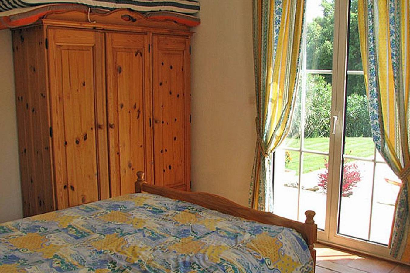 3 Bed Villa Sleeps 6 with Pool & Private Parking in Plan-de-la-Tour, Region de Draguignan