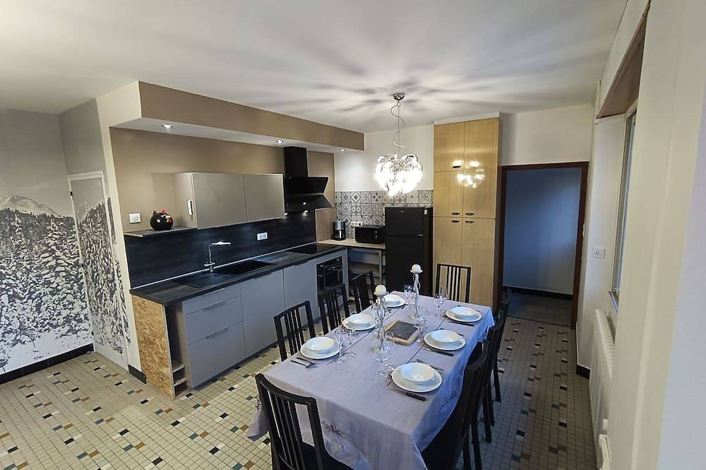 Detached house in the countryside. Pets allowed in Andelat, Saint-Flour region