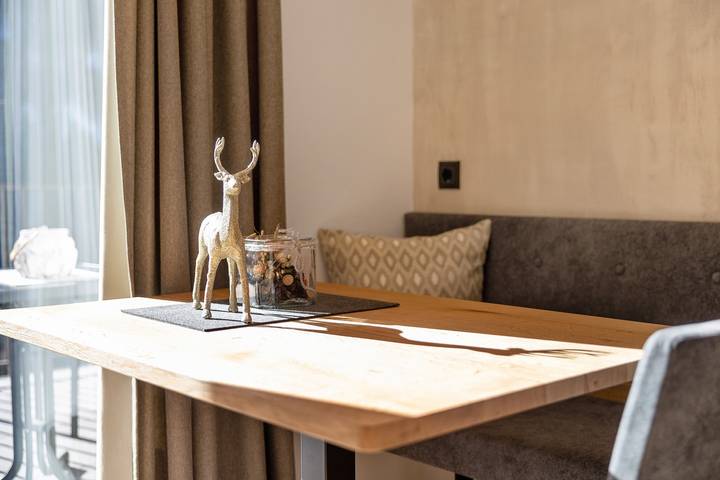 Entire apartment, Holiday Apartment 'Chalet-Suite Wiese' with Mountain View, Private Terrace and Wi-Fi in Mühlwald, Ziller valley alps