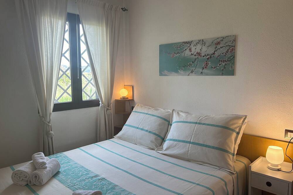 Appartamento intero, Domo su Neulache\nvilla in campagna composta da  due app. a 5 minuti dal mare in Cala Liberotto, Orosei