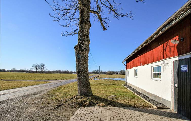 Hus för 4 Personer med trädgård in Kronobergs