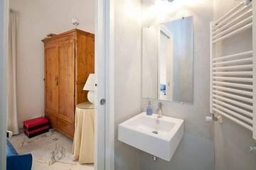 Bed And Breakfast for 2 Guests in Rome City Center, Rome, Picture 4