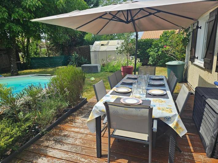 Location de vacances pour 7 personnes, avec terrasse et piscine à Le Barp - 2