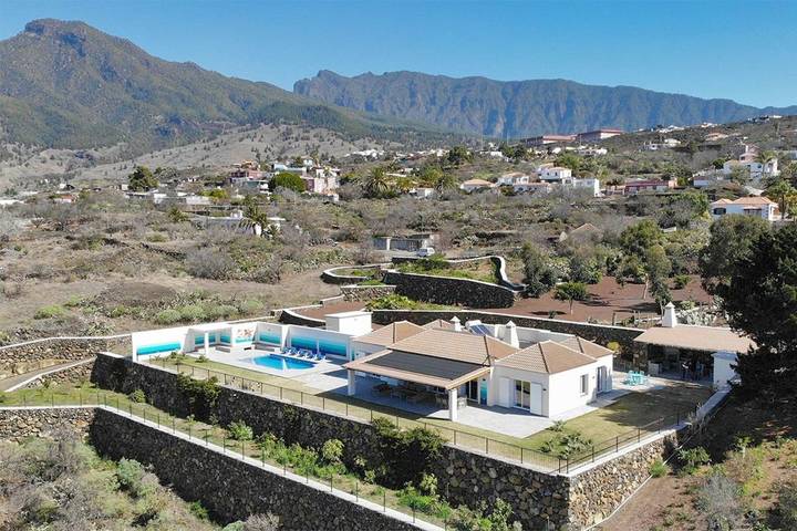 Casa rural para 8 personas, con Terraza y Jardín además de Piscina y Vistas en El Paso