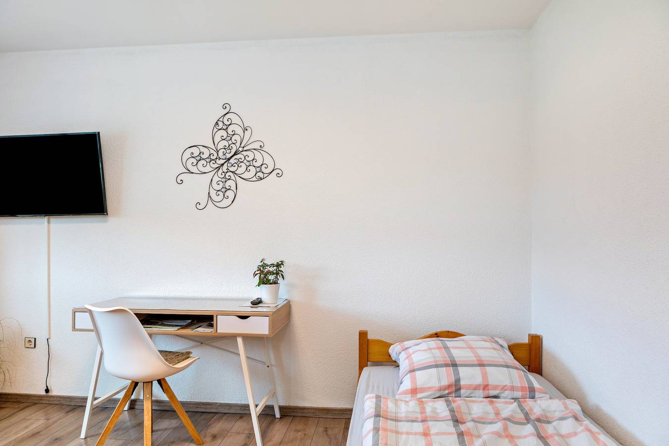 Ganze Wohnung, Ferienwohnung 'Wasserturmblick' mit Bergblick, privater Terrasse und Wlan in Bebra, Hessisches Bergland