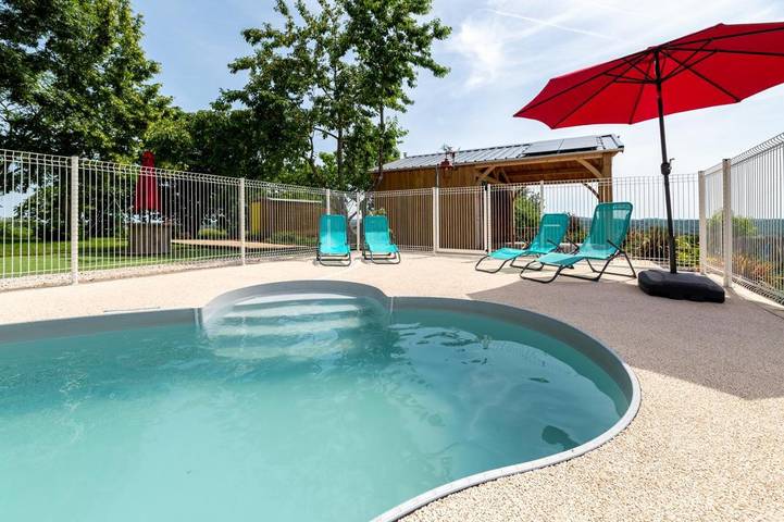 Gîte pour 4 personnes, avec piscine ainsi que vue et jardin dans Duffort