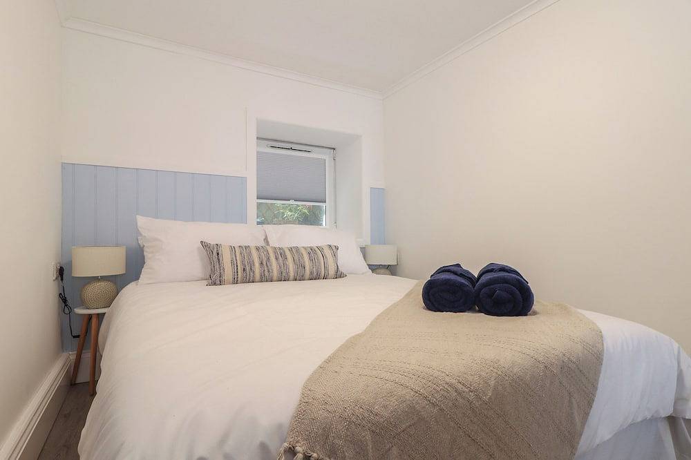 Harbour Studio, pet friendly in Sennen Cove in Sennen, Cornwall