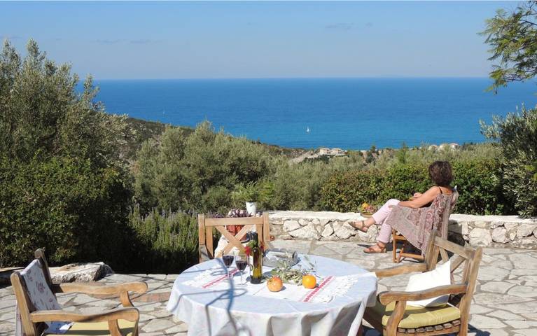 Villa για 5 άτομα, με ταράτσα και κήπο, με κατοικίδια ζώα στον Άγιο Νικήτα